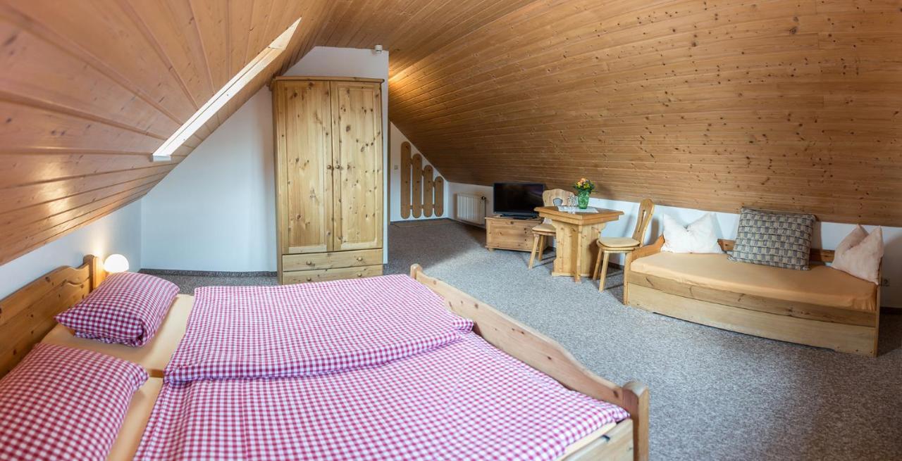 Am Roten Hammer I Gasthof Und Pension Oberwiesenthal Exterior photo